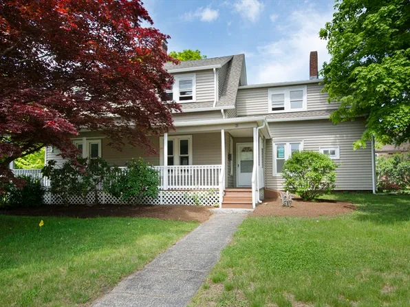 82 Slater St, Webster, MA 01570