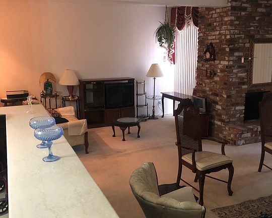 3rd image of 5243 Yarmouth Ave Unit 3