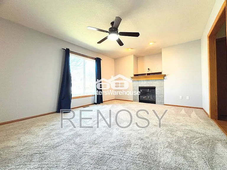 330 NE Cardinal Ln — Photo 6