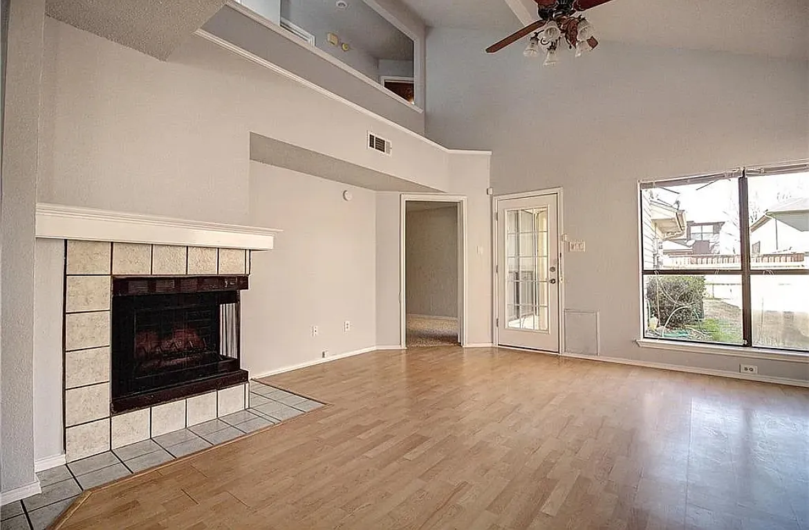 3 bed, 2.0 bath, 1464 sqft, $1,495 — Photo 3