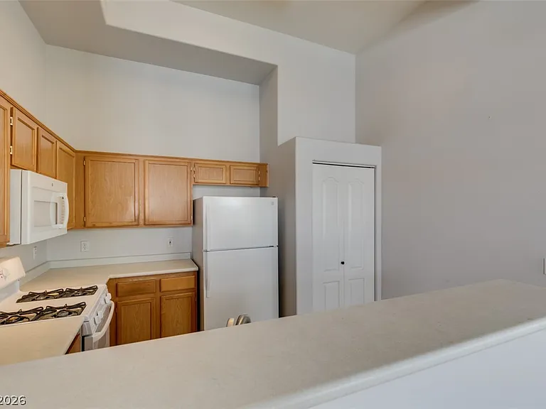 700 Carnegie St #421 — Photo 22