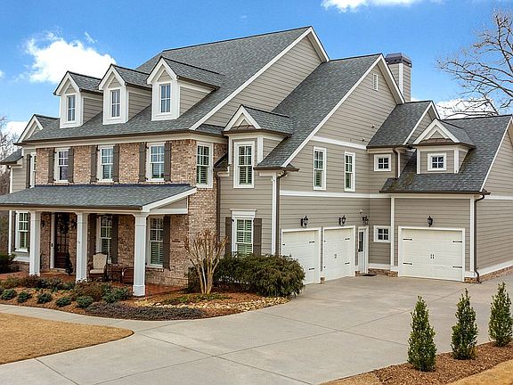 3rd image of 14 Greywood Ln