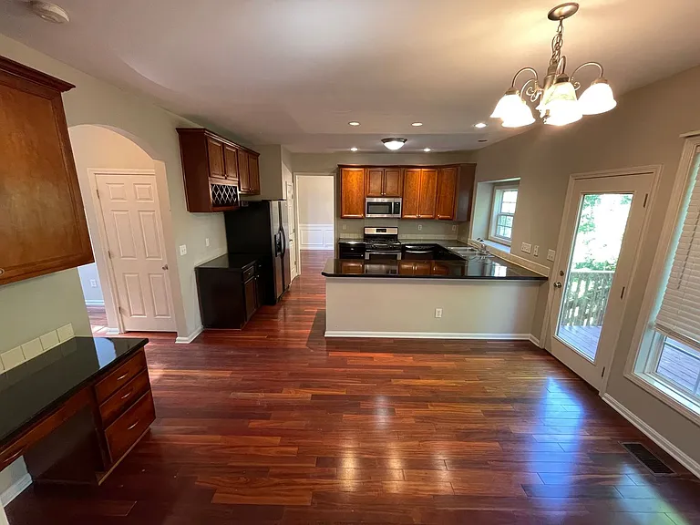 10704 Copper Ridge Dr — Photo 2