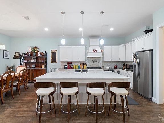 5th image of 4271 Walden Way