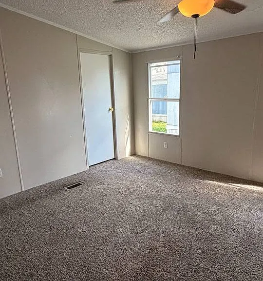 2112 Colonial Dr — Photo 8