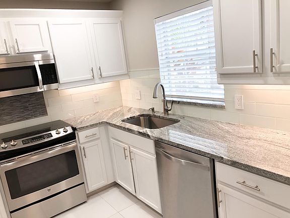 4th image of 9080 Gervais Cir