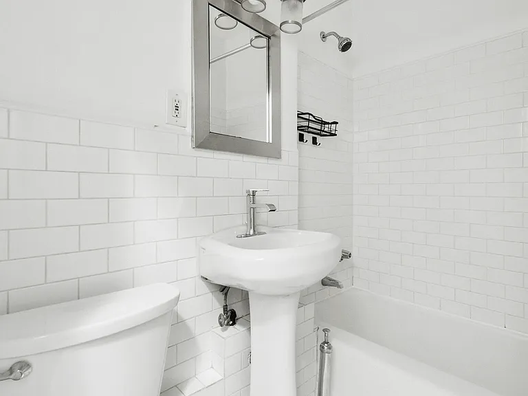 104 E 37th St #5B — Photo 4