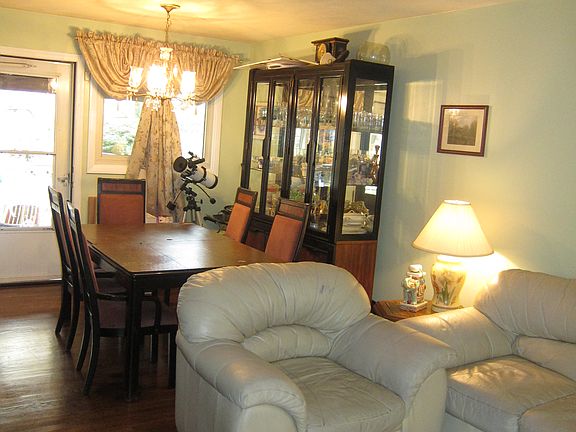 5th image of 4413 Weyburn Dr