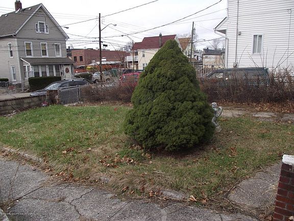 5th image of 2520 N Gale St
