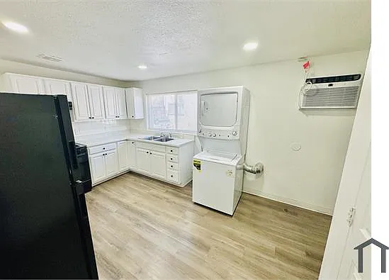 2 bed, 800 sqft, $1,695 — Photo 2