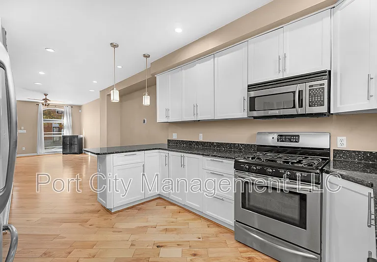 341 S Macon St — Photo 7