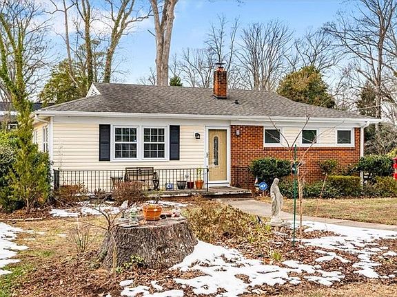 3rd image of 111 Forestdale Dr