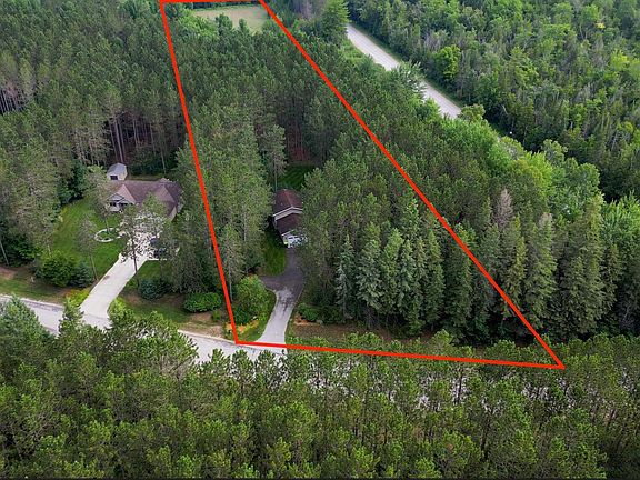 2nd image of 19980 Pine Woods Dr
