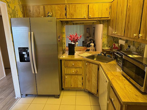 5th image of 1801 NW 75th Avenue #306