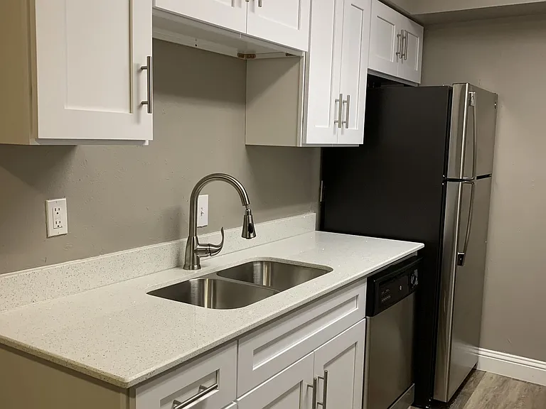 Mission Pointe Club Apartments — Photo 24