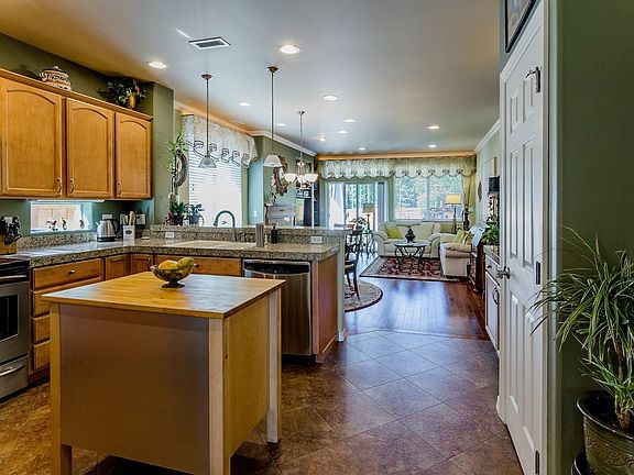 4th image of 8258 Vashon Dr