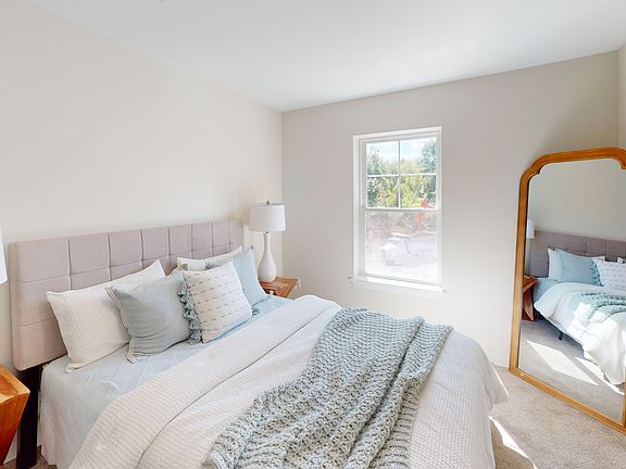 2nd image of 29 Wadleigh Rd #401