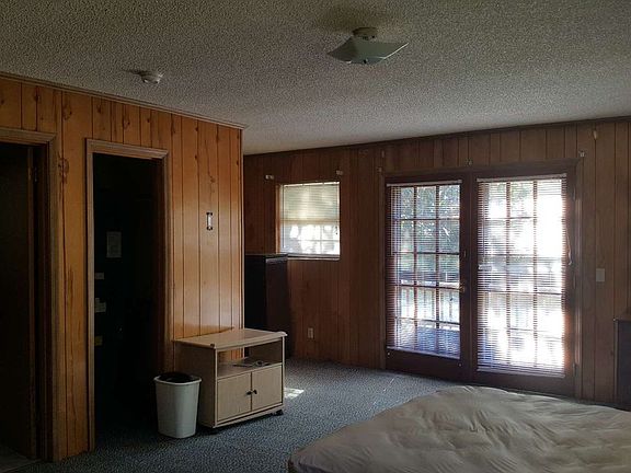 4th image of 1476 Pearl Ave