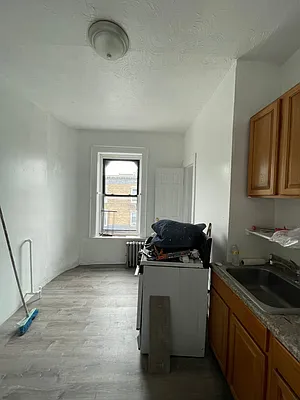 Rented by City Express Realty & Management Corp | media 7