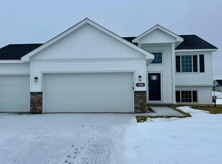 1526 Raccoon Ln, New Richmond, WI 54017