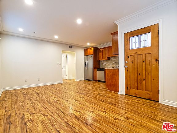 4th image of 1144 S Mariposa Ave