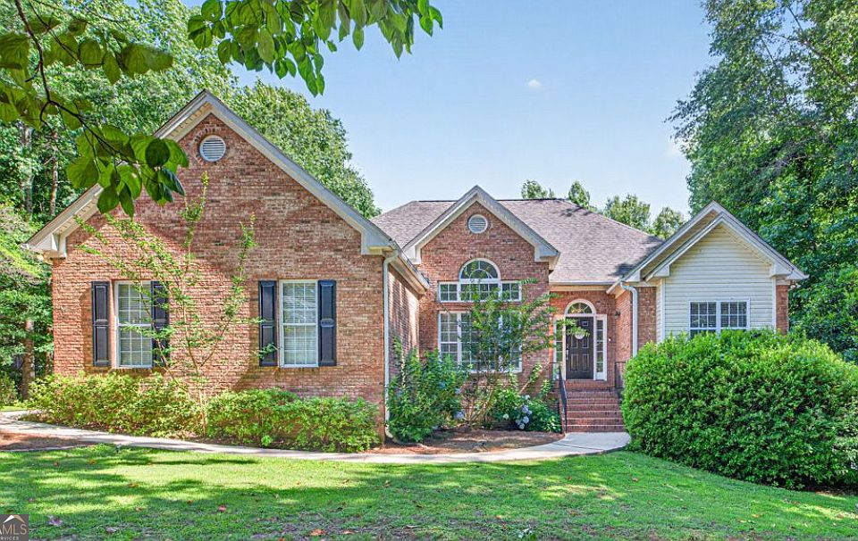 1st image of 323 Oconee Ln