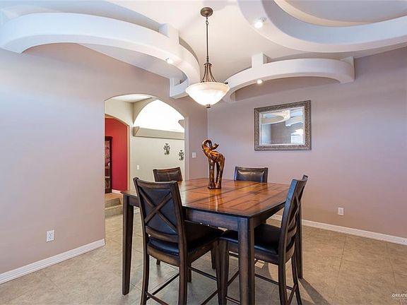 2nd image of 13512 Stags Leap