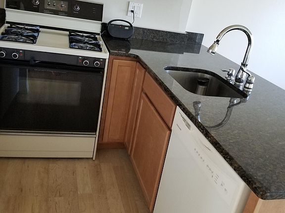 3rd image of 36508 Park Place Dr