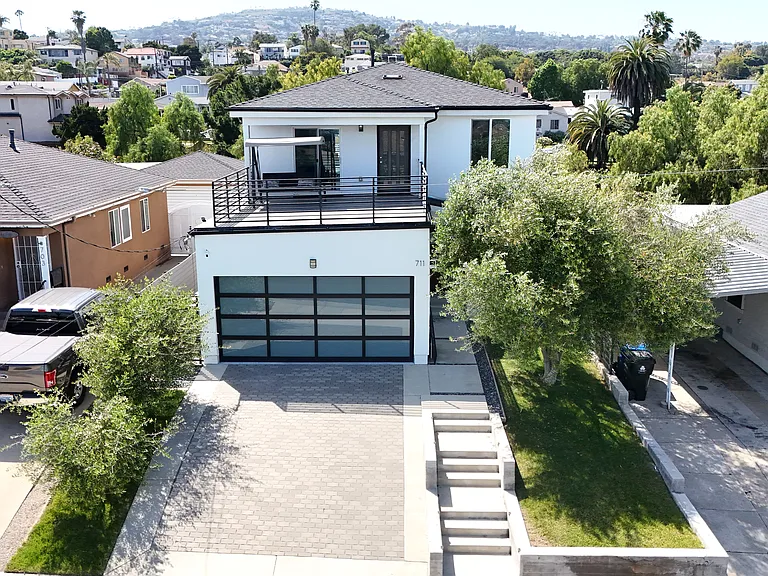 711 N Bandini St — Photo 30