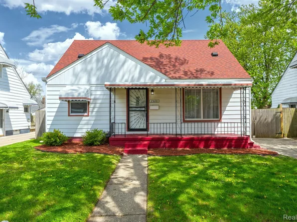 25110 Cole St, Roseville, MI 48066