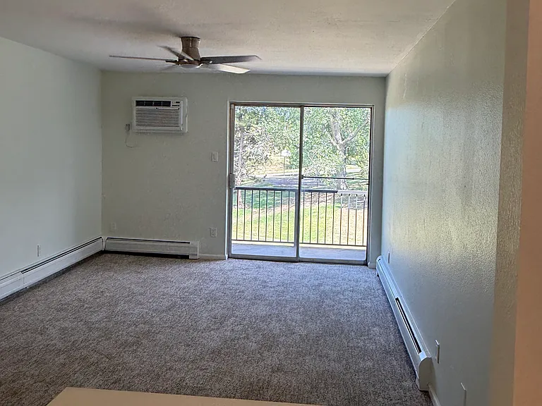 1300 Golden Cir #302 — Photo 7