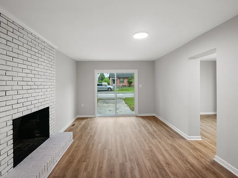 102 Burdock Cir — Photo 16