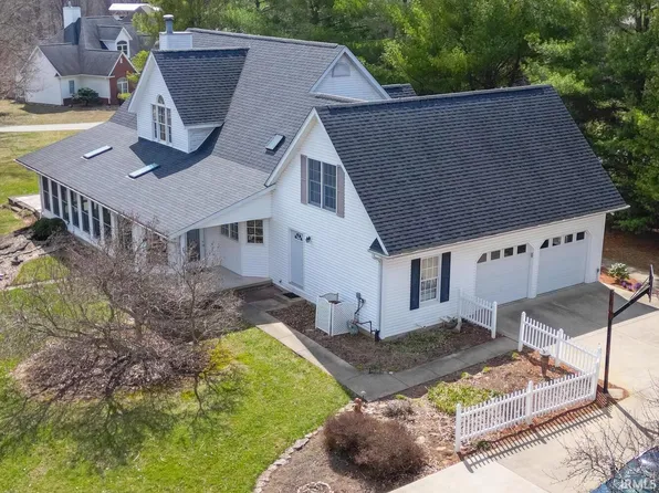 5445 S Farmers Dr, Bloomington, IN 47403