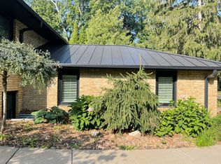 18382 Minnetonka Blvd, Deephaven, MN 55391