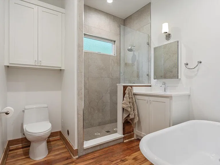 1608 S Church St — Photo 24