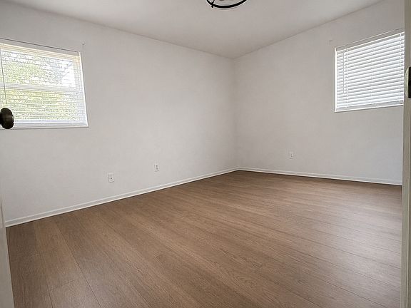 5th image of 640 Diane Cir