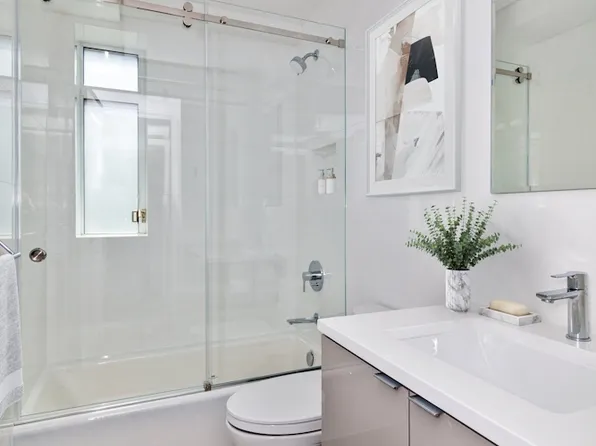 240 Central Park South image 20 of 22