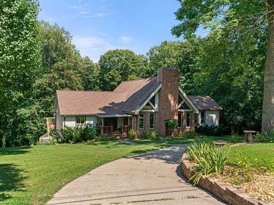 1015 Red Oak Dr, Greenbrier, TN, 37073