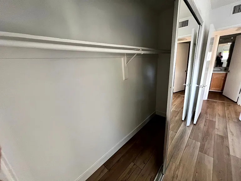 808-812 Westmount Dr — Photo 18
