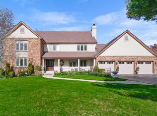 115 Shorewood Dr, Valparaiso, IN 46385