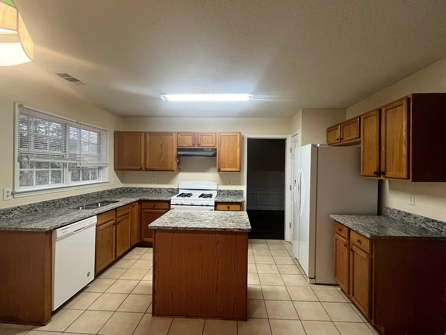418 Darter Dr NW — Photo 2