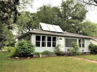 903 Demarest Ave, Waupaca, WI 54981