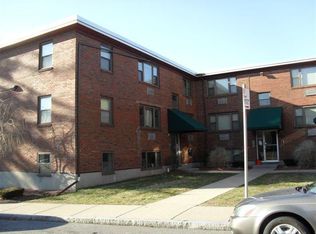 4889 Washington St APT 4, West Roxbury, MA 02132