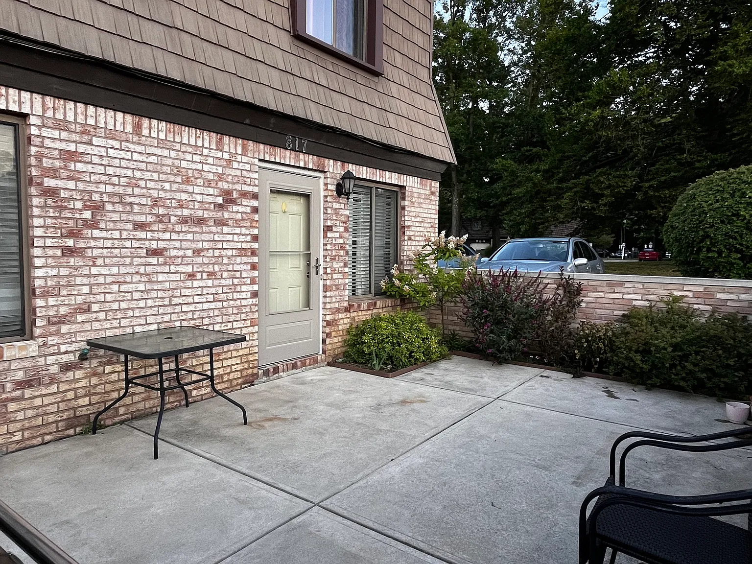 3 bed, 2.5 bath, 1888 sqft, $2,100 — Photo 2