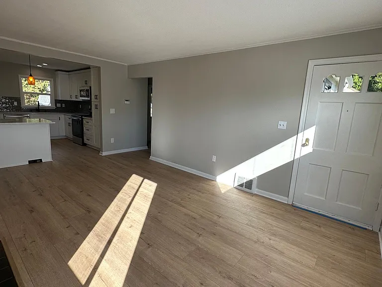 804 NW 44th St — Photo 5