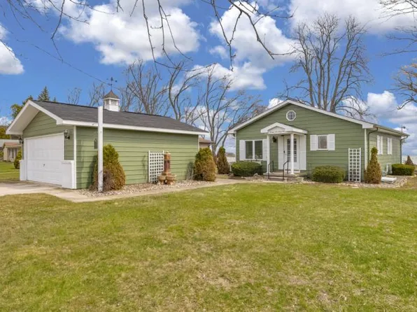 2964 N Lakeshore Rd, Port Hope, MI 48468