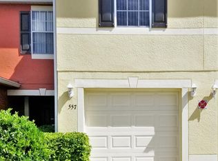 557 Cresting Oak Cir, Orlando, FL 32824