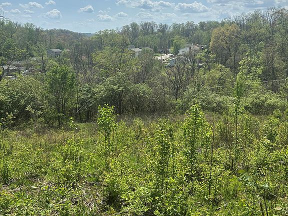 3rd image of 85 Kentucky Dr