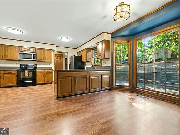 3rd image of 3197 Wicks Creek Trl
