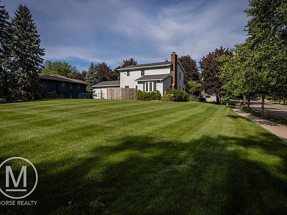 3rd image of 1455 Tenby Ct NE